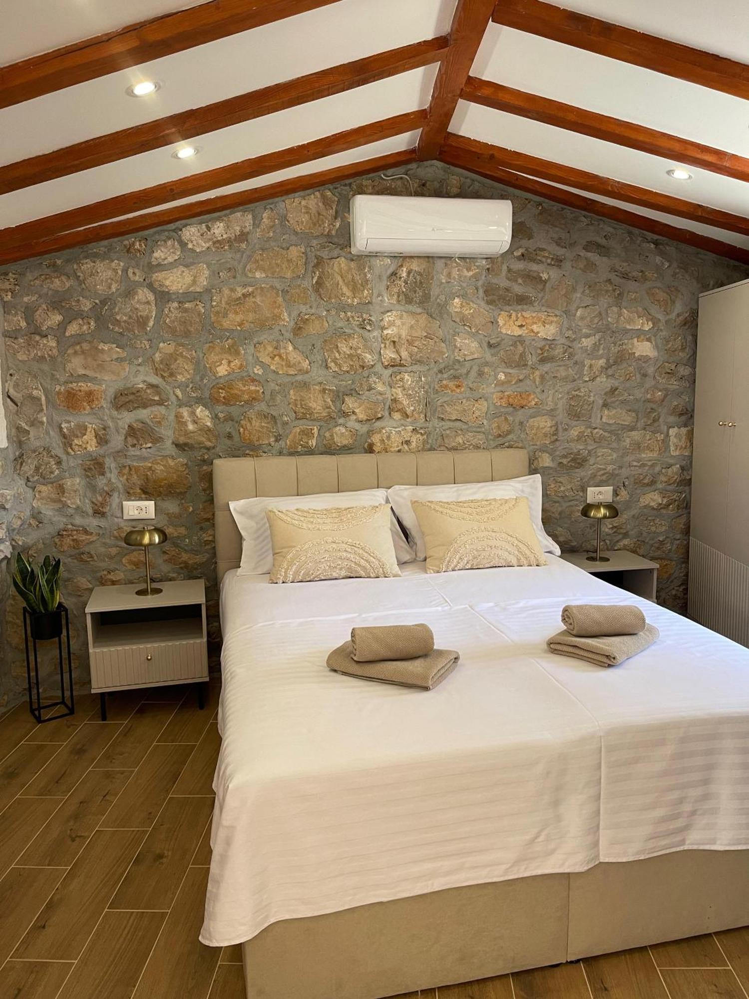 Monte Cristo Wines & Rooms Kuna Pelješka المظهر الخارجي الصورة